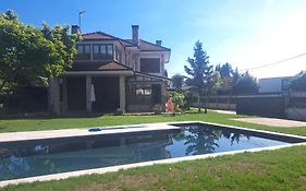 Casa Chalet, Villa Elisa